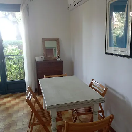 Ground Floor 2 St-raphael Сен-Рафаэль